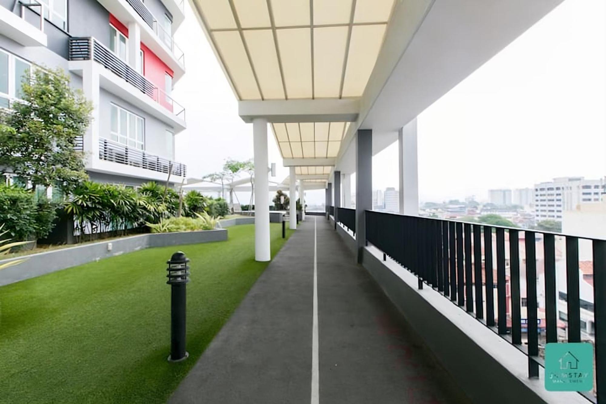 Jomstay Octagon Palm Suites Ipoh Exterior photo